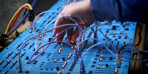 Beitragsbild des Blogbeitrags Two Behringer 2600 Blue Marvins In Comparison & In Interaction