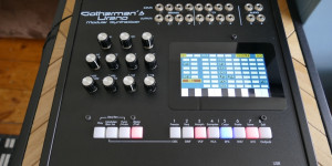 Beitragsbild des Blogbeitrags Gotharmans Urano modular Synthesizer with analog & digital modules, full details