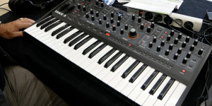 Beitragsbild des Blogbeitrags Superbooth 21: Sequential Take 5 polyphonic analog Synthesizer first look