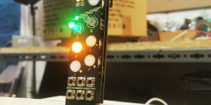 Beitragsbild des Blogbeitrags Superbooth 21: FaseLunare VEGA, 4 voice Eurorack drum module, first look