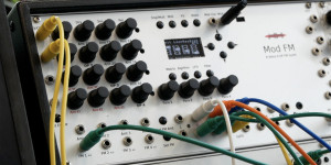 Beitragsbild des Blogbeitrags Superbooth 21: Jomox Mod FM, 8-voice poly FM synth voice with analog filters, first look 