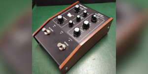 Beitragsbild des Blogbeitrags Behringer AD104, clone of the Moog Moogerfooger analog delay pedal in the making 