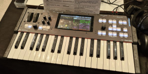 Beitragsbild des Blogbeitrags Kodamo Infini, a multi-engine Synthesizer with bitmasks and formant synthesis (SynthFest France 2022)