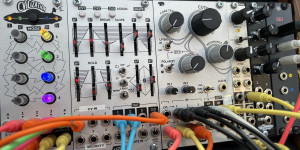 Beitragsbild des Blogbeitrags Superbooth 22: U-he 3-channel envelope & juicy multimode filter