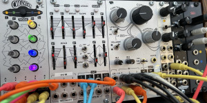 Beitragsbild des Blogbeitrags Superbooth 22: U-he 3-channel envelope & juicy multimode filter 