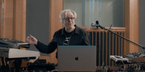 Beitragsbild des Blogbeitrags Richard Barbieri of Porcupine Tree shows his Synthesizer studio and live setup 