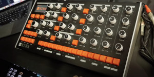Beitragsbild des Blogbeitrags NAMM 2022: Melbourne Instruments NINA 12-voice hybrid motorized polysynth, full details