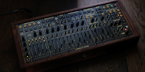 Beitragsbild des Blogbeitrags ST Modular Euphoria, a DIY west-coast patchable analog Synthesizer 