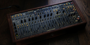 Beitragsbild des Blogbeitrags ST Modular Euphoria, a DIY west-coast patchable analog Synthesizer