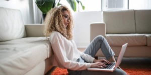 Beitragsbild des Blogbeitrags Warum uns Achtsamkeit auch am Arbeitsplatz hilft