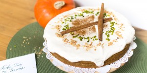Beitragsbild des Blogbeitrags Pumpkin Pie with Cheesecake Frosting