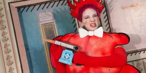 Beitragsbild des Blogbeitrags Gewinnspiel – 2×2 Karten für Betrogene Betrüger + 1×2 in Hof