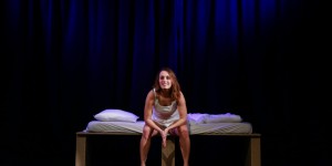 Beitragsbild des Blogbeitrags Am Boden – theater.direkt