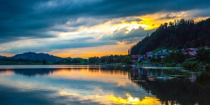 Beitragsbild des Blogbeitrags Hopfen am See – eine Bilderbuchlandschaft im Ostallgäu