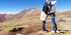 Beitragsbild des Blogbeitrags Rainbow Mountain mit Kleinkind