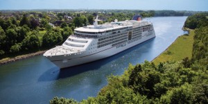 Beitragsbild des Blogbeitrags Hapag-Lloyd Cruises – Designer-Duo Talbot Runhof an Bord
