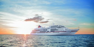 Beitragsbild des Blogbeitrags Hapag-Lloyd Cruises schickt Luxusschiff auf neuen Kurs: Die EUROPA wird deutlich moderner und legerer