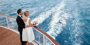 Beitragsbild des Blogbeitrags Kapitän statt Standesbeamter: Heiraten an Bord der EUROPA 2