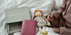 Beitragsbild des Blogbeitrags Schöne Reiseaccessoires von MAJAVIA 