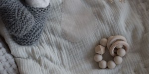 Beitragsbild des Blogbeitrags Geschenkeguide: Die schönsten Weihnachtsgeschenke für Babys