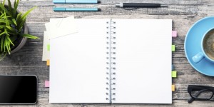 Beitragsbild des Blogbeitrags Büroorganisation | 16 Tipps für eine gute Schreibtisch- und Arbeitsorganisation
