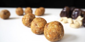 Beitragsbild des Blogbeitrags Lieblingssnack: Cashew Kokos Bälle