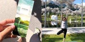 Beitragsbild des Blogbeitrags Yoga in den Swarovski Kristallwelten – unser Familienausflug nach Wattens!