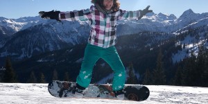 Beitragsbild des Blogbeitrags Skifahren lernen in Salzburg – Tipps für den perfekten Familienurlaub 