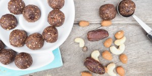 Beitragsbild des Blogbeitrags Schoko-Energiekugeln – der perfekte Snack