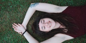 Beitragsbild des Blogbeitrags Let it grow – Warum Körperbehaarung kein Tabuthema mehr sein sollte