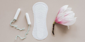 Beitragsbild des Blogbeitrags Lets Talk about Blood, Baby. Schluss mit dem Menstruations-Tabu!