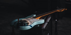 Beitragsbild des Blogbeitrags Die 25 coolsten Gitarren-Coversongs von Soundtracks, die ich kenne 