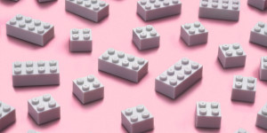 Beitragsbild des Blogbeitrags Lego stellt Prototyp-Stein aus recyceltem PET raus