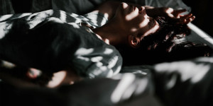 Beitragsbild des Blogbeitrags Mitternächtliche Kreativität: Warum unser Bett ein Nährboden für Ideen ist