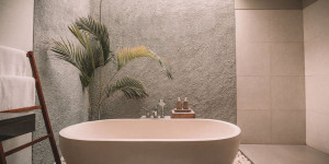 Beitragsbild des Blogbeitrags Wie oft sollte man seine Badewanne reinigen?
