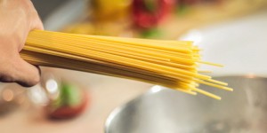 Beitragsbild des Blogbeitrags Dieser Restaurantinhaber kümmert sich um hungernde Kinder 