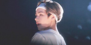 Beitragsbild des Blogbeitrags ARMYs verabschieden sich von Taehyungs Dauerwelle