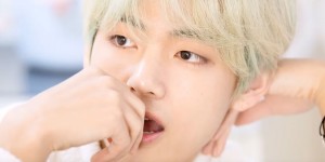 Beitragsbild des Blogbeitrags BTS’ V schlägt mit Solosong einen Rekord der ganzen Band