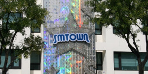 Beitragsbild des Blogbeitrags SM Entertainment veranstaltet kostenfreies Onlinekonzert im Januar