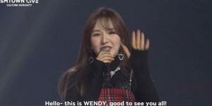 Beitragsbild des Blogbeitrags Wendy stand nach einem Jahr wieder mit Red Velvet auf der Bühne 