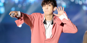 Beitragsbild des Blogbeitrags EXOs Chanyeol hat gestern seinen Wehrdienst angetreten