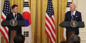Beitragsbild des Blogbeitrags Präsident Moon und US-Amtskollege Joe Biden wollen Nordkorea-Frage im Dialog angehen ➡️ KBS World Radio