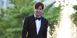 Beitragsbild des Blogbeitrags Lee Minho soll MOMOLANDs Yeonwoo daten – Agentur dementiert Gerüchte 