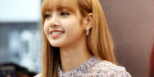 Beitragsbild des Blogbeitrags Shortnews: BLACKPINKs Lisa wird am 10. September in Jimmy Fallons Tonight Show auftreten 