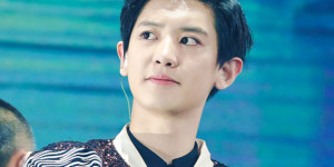 Beitragsbild des Blogbeitrags Diese Idols kennen Fanfictions über sich selbst & ihre Member