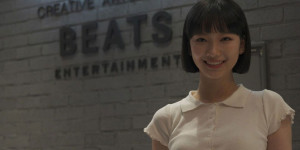 Beitragsbild des Blogbeitrags Han Dana (bekannt aus Girls Planet 999) hat bei Beats Ent. unterzeichnet