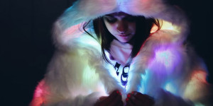 Beitragsbild des Blogbeitrags LED Kleidung: Langlebiger Trend in Asien