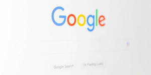 Beitragsbild des Blogbeitrags So kannst du eine Google Indexierung beantragen