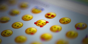 Beitragsbild des Blogbeitrags Die Macht von Emojis in Social Media Marketing & warum auch du sie nutzen solltest