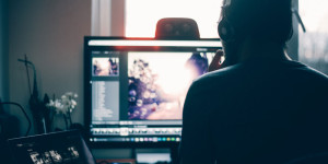 Beitragsbild des Blogbeitrags Womit kann man als Freelancer sein Geld verdienen?